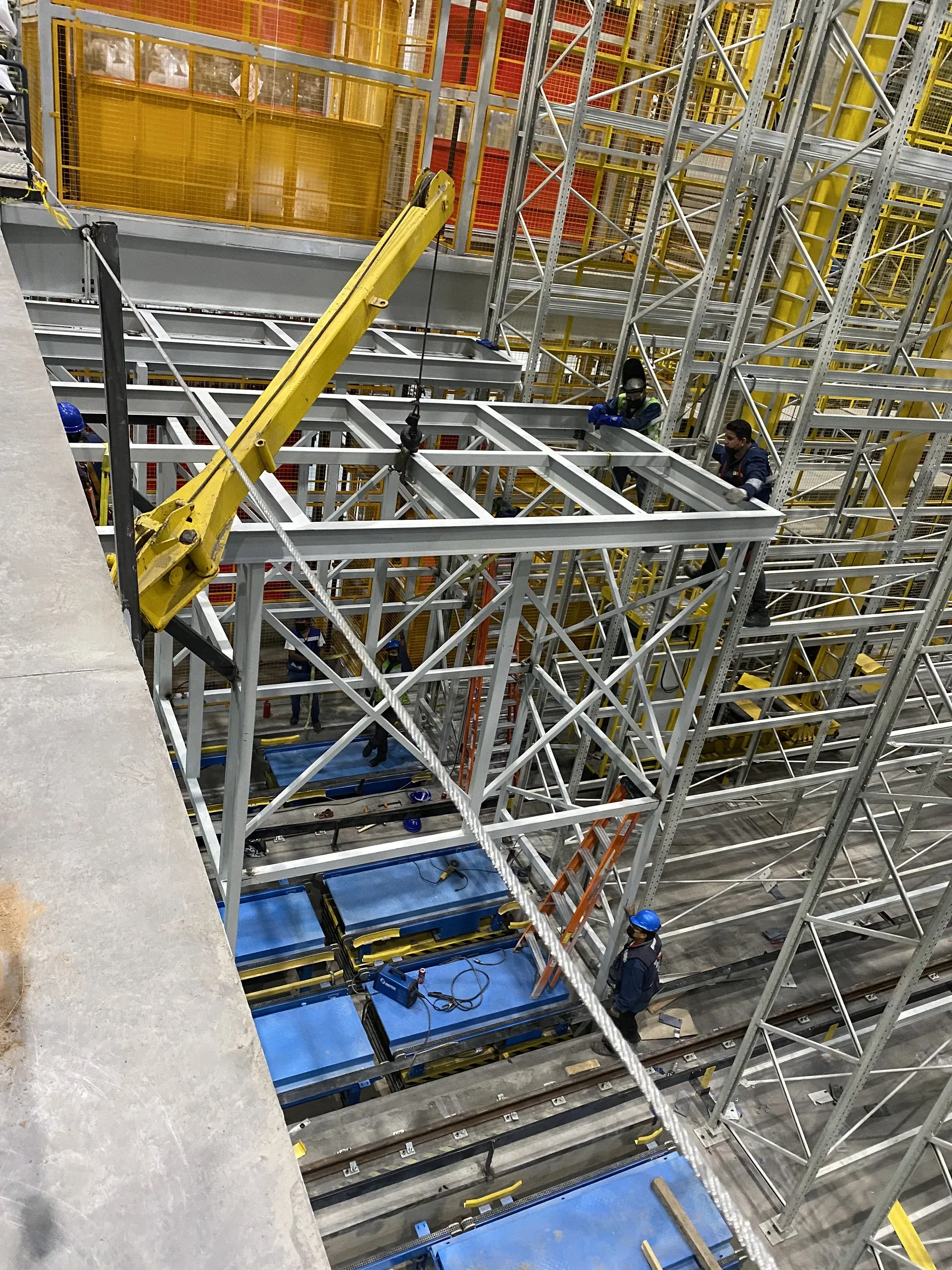 Instalación de estructura de almacenaje